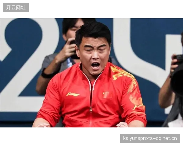 老将关键时刻挺身而出，凭经验帮助球队取胜